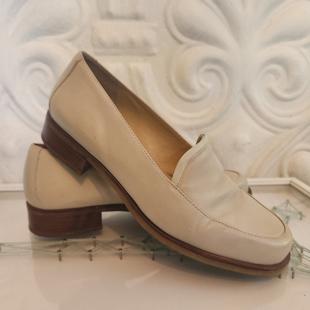 Rockport Cream Leather Loafers. Great Condition. Size 7.5